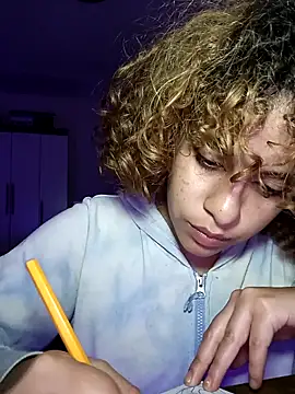 Snapshot of EmmaMelissa0521 chatting on 03/21/25, 03:33 EmmaMelissa0521 online show from 03/21/25, 03:33