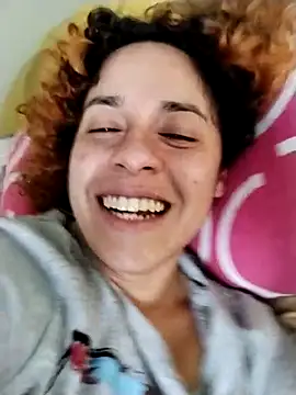 Snapshot of EmmaMelissa0521 chatting on 12/13/25, 08:04 EmmaMelissa0521 online show from 12/13/25, 08:04