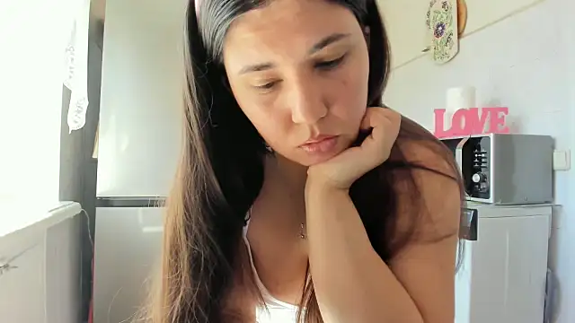 Snapshot of MiaMarrone chatting on 05/16/26, 11:09 MiaMarrone online show from 05/16/26, 11:09