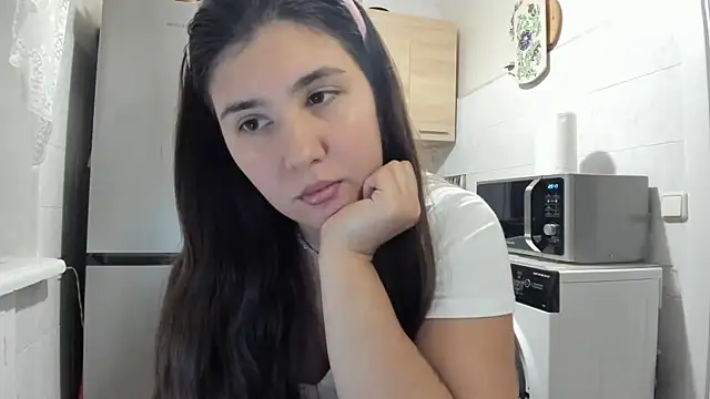 MiaMarrone online show from 11/11/25, 06:14