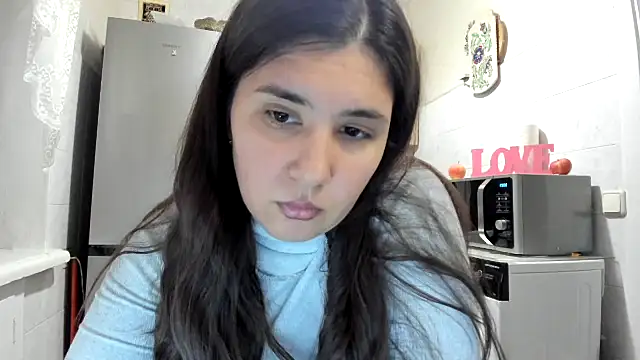 Snapshot of MiaMarrone chatting on 10/12/25, 04:08 MiaMarrone online show from 10/12/25, 04:08