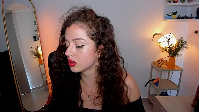 Cassandra Caiin online show from 11/04/25, 08:34