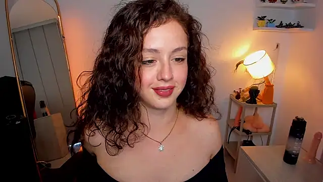 Cassandra Caiin online show from 09/18/25, 09:51