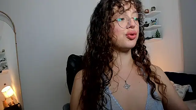 Cassandra Caiin online show from 05/21/26, 09:12