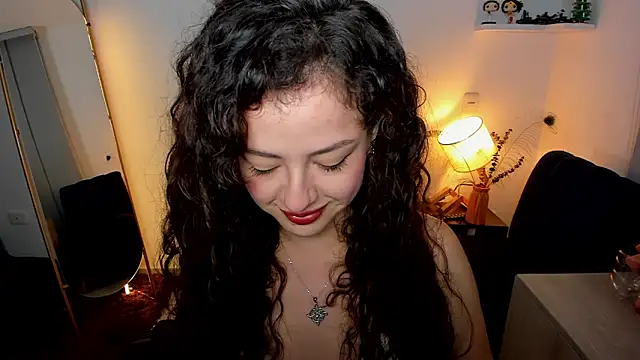 Cassandra Caiin online show from 04/05/26, 10:44