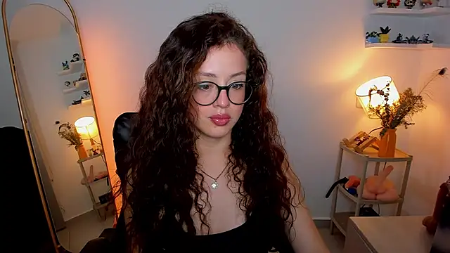 Cassandra Caiin online show from 11/30/25, 07:31