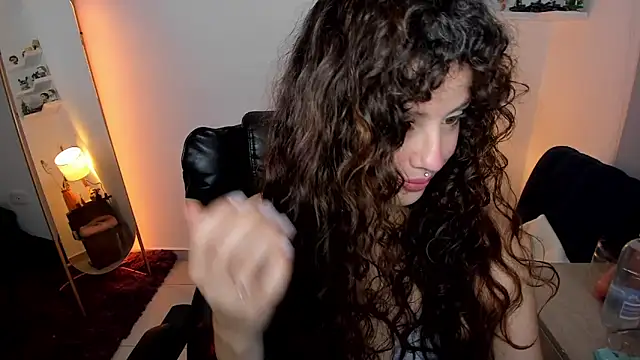 Cassandra Caiin online show from 04/23/26, 11:17