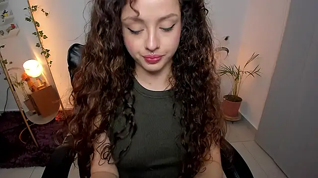 Cassandra Caiin online show from 06/25/26, 12:08