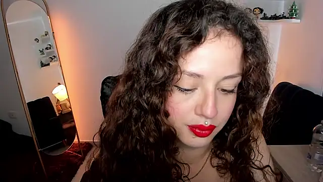 Cassandra Caiin online show from 05/07/26, 10:02