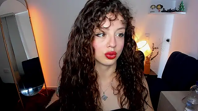 Cassandra Caiin online show from 03/30/26, 07:15