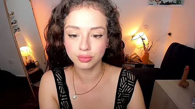 Cassandra Caiin online show from 02/16/26, 08:51