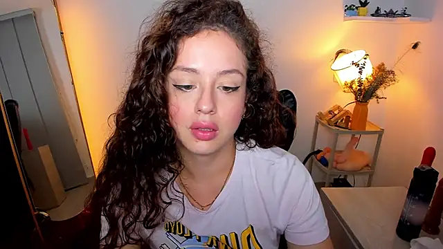 Cassandra Caiin online show from 12/14/25, 03:13