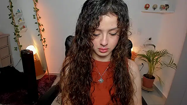 Cassandra Caiin online show from 06/12/26, 04:10