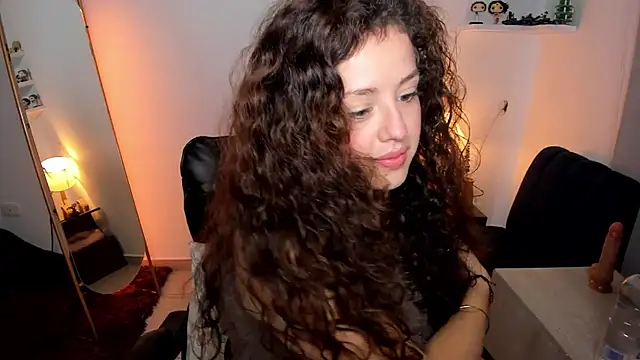 Cassandra Caiin online show from 02/15/26, 07:35