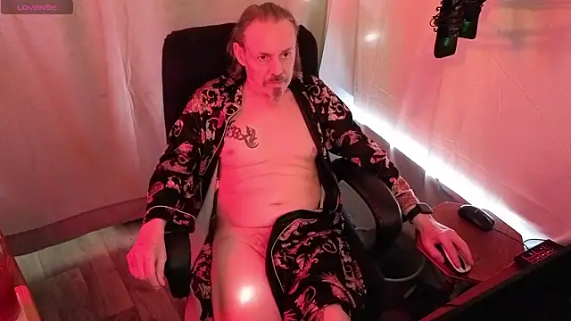 Snapshot of Richy__Rich_ chatting on 06/18/26, 11:21 Richy Rich online show from 06/18/26, 11:21