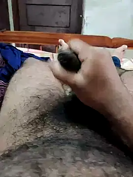 Snapshot of MalluBoyForGirls chatting on 03/05/25, 04:24 MalluBoyForGirls online show from 03/05/25, 04:24