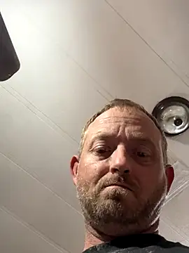 Snapshot of smokeymt420 chatting on 10/29/25, 05:28 smokeymt420 online show from 10/29/25, 05:28