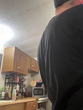 Snapshot of smokeymt420 chatting on 11/27/25, 09:21 smokeymt420 online show from 11/27/25, 09:21