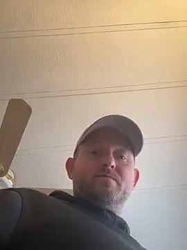 Snapshot of smokeymt420 chatting on 12/14/25, 06:35 smokeymt420 online show from 12/14/25, 06:35