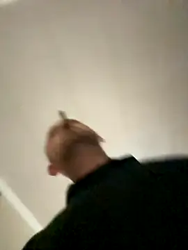 Snapshot of smokeymt420 chatting on 11/17/25, 08:29 smokeymt420 online show from 11/17/25, 08:29