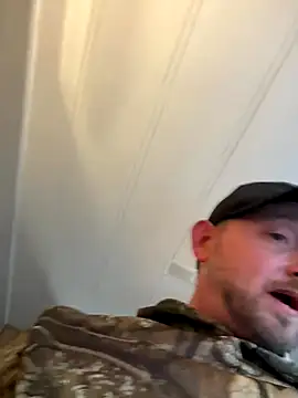 Snapshot of smokeymt420 chatting on 12/19/25, 06:43 smokeymt420 online show from 12/19/25, 06:43