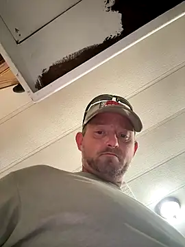 Snapshot of smokeymt420 chatting on 11/05/25, 03:53 smokeymt420 online show from 11/05/25, 03:53