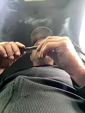 Snapshot of smokeymt420 chatting on 10/27/25, 07:15 smokeymt420 online show from 10/27/25, 07:15