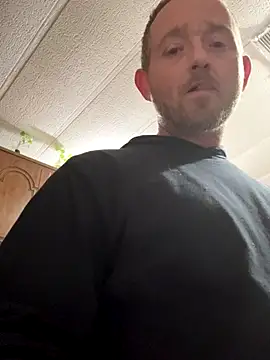 Snapshot of smokeymt420 chatting on 12/16/25, 05:11 smokeymt420 online show from 12/16/25, 05:11