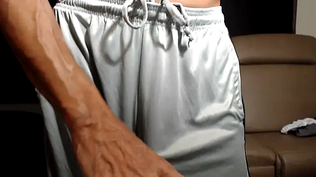 Snapshot of ThickD2C chatting on 06/19/26, 04:35 ThickD2C online show from 06/19/26, 04:35