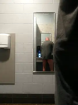 Snapshot of Yankeedave420 chatting on 05/16/26, 08:19 Yankeedave420 online show from 05/16/26, 08:19