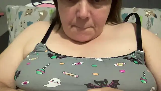 Snapshot of ParisNova chatting on 01/17/26, 10:13 ParisNova online show from 01/17/26, 10:13