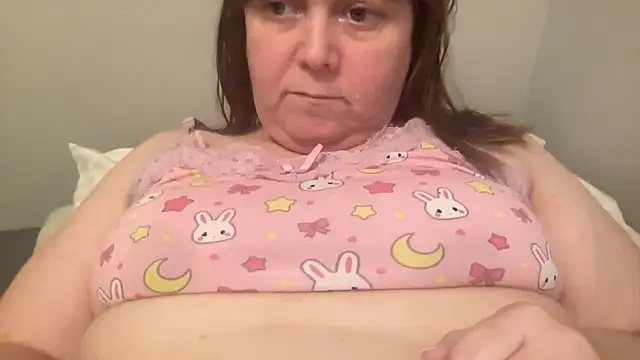 Snapshot of ParisNova chatting on 02/18/26, 07:21 ParisNova online show from 02/18/26, 07:21