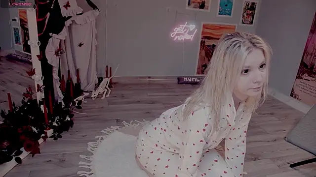 Careful i bite online show from 11/06/25, 05:11