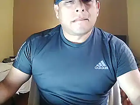 Snapshot of chicoguapo8 chatting on 02/11/25, 12:47 chicoguapo8 online show from 02/11/25, 12:47