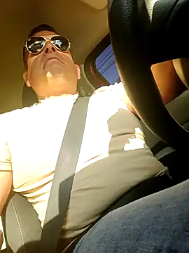 chicoguapo8 online show from 12/01/25, 09:37