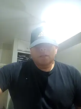 Snapshot of chicoguapo8 chatting on 02/22/25, 04:40 chicoguapo8 online show from 02/22/25, 04:40