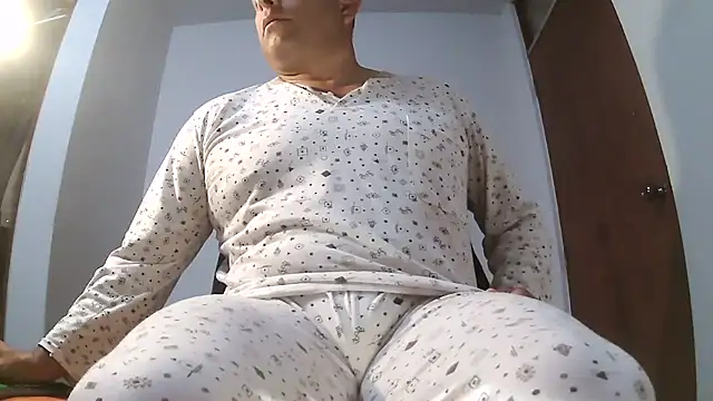 chicoguapo8 online show from 11/27/25, 12:05