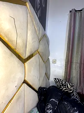 catty3232 online show from 10/05/25, 12:01