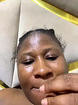 catty3232 online show from 10/18/25, 01:18