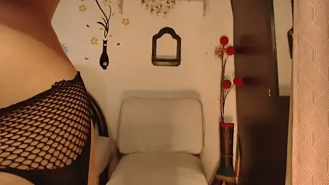 Estefani 32 online show from 10/03/25, 05:03