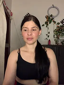 Estefani 32 online show from 07/02/26, 03:23