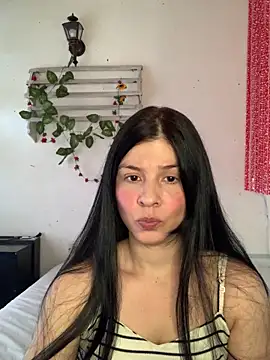 Estefani 32 online show from 02/06/26, 08:49