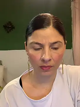 Estefani 32 online show from 02/13/26, 08:31