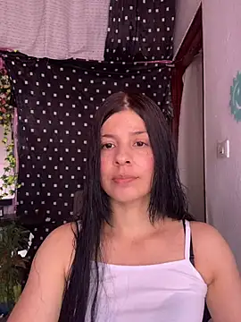 Estefani 32 online show from 06/16/26, 04:51