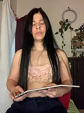 Estefani 32 online show from 06/29/26, 07:35
