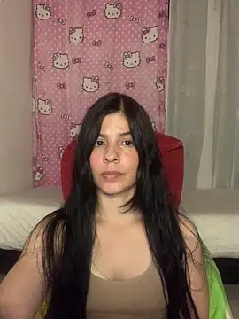 Estefani 32 online show from 06/21/26, 07:30
