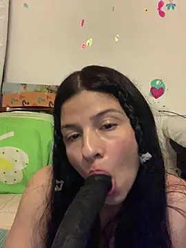 Estefani 32 online show from 04/29/26, 05:30