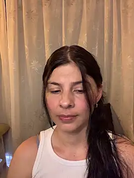 Estefani 32 online show from 05/21/26, 08:50