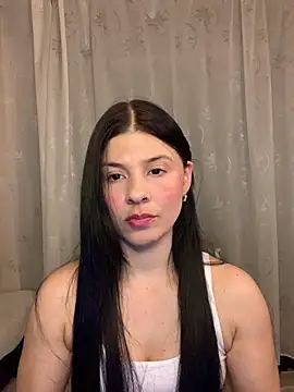 Estefani 32 online show from 05/07/26, 05:49