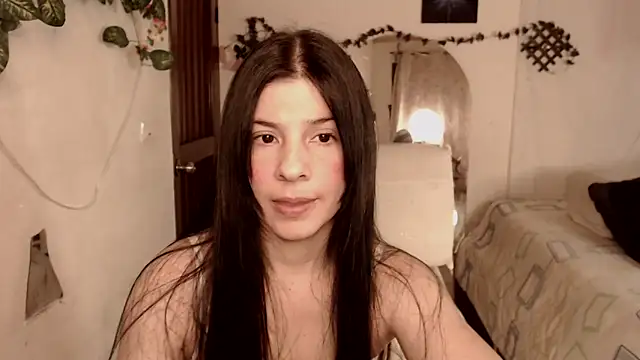 Estefani 32 online show from 12/04/25, 06:40